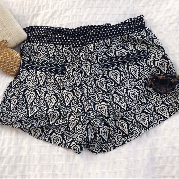 Patterned Drawstring Shorts - Picture 2 of 4